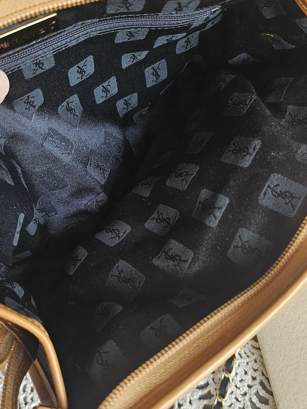 Yves Saint Laurent classic ysl